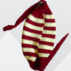 Woolen cap or bow tupi ( woolen thread)